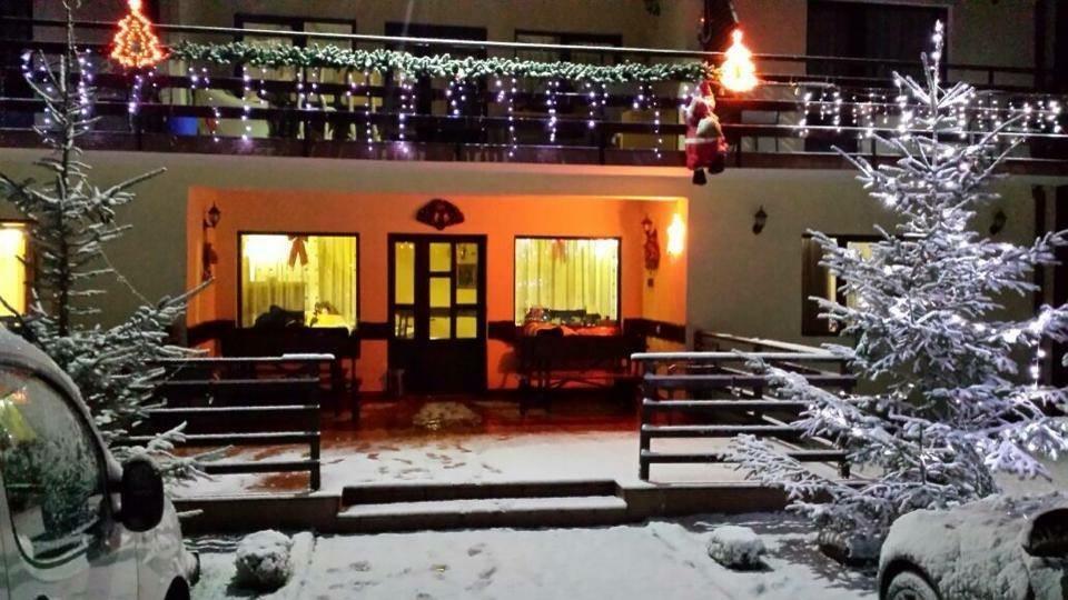 Pensiunea Roua Muntilor Simbata de Sus Exterior photo