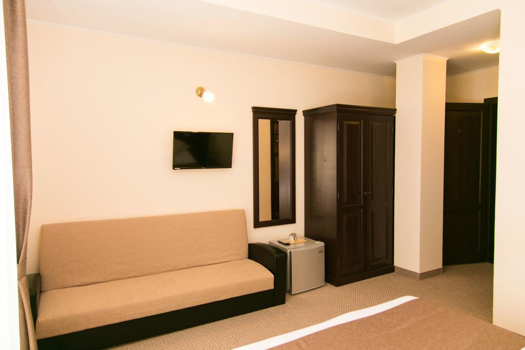 Pensiunea Roua Muntilor Simbata de Sus Exterior photo